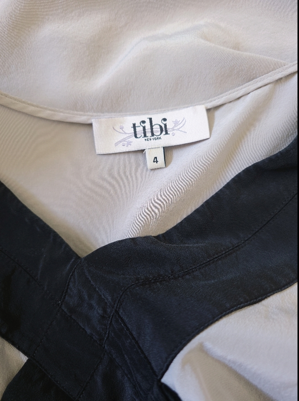 Tibi 100% Silk Grey Blouse With Black Detail - Picture 7 of 8